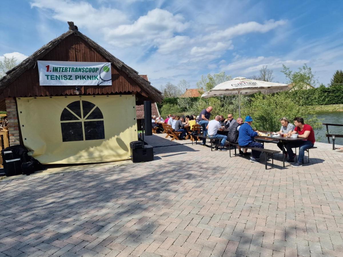 Intertranscoop Lake House Vámosszabadi Kültér fotó