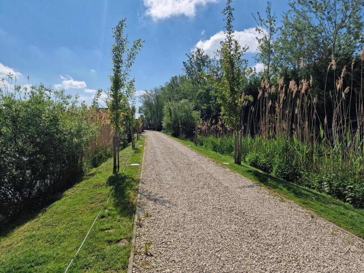 Intertranscoop Lake House Vámosszabadi Kültér fotó